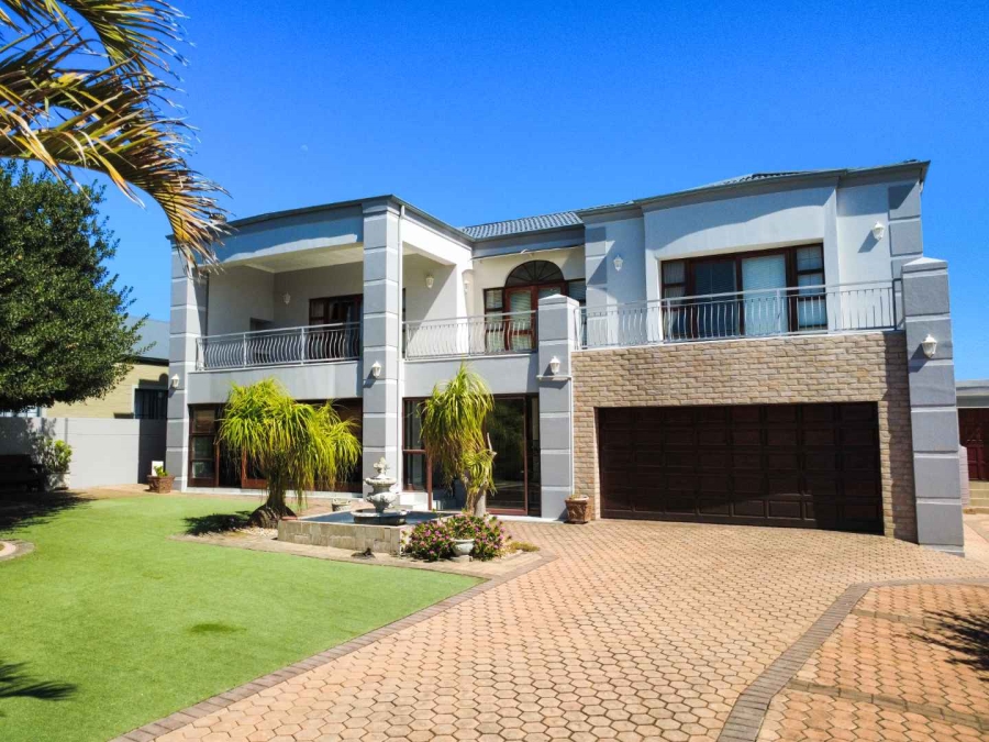 4 Bedroom Property for Sale in Stilbaai Wes Western Cape